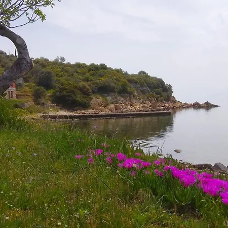 Villa Wonderful Stone House Infront Of The Sea. Ladhario