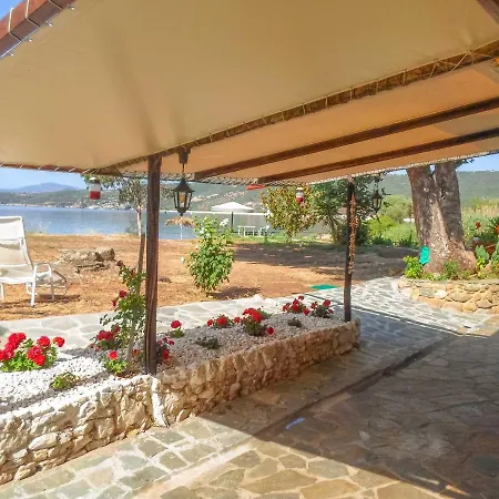 Wonderful Stone House Infront Of The Sea.